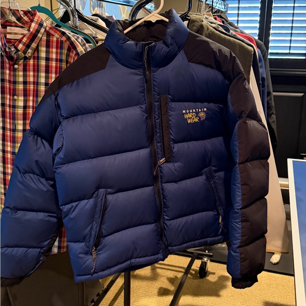 Mountain Hardwear Men’s Two-Tone Puffer Jacket - Picture 6 of 8
